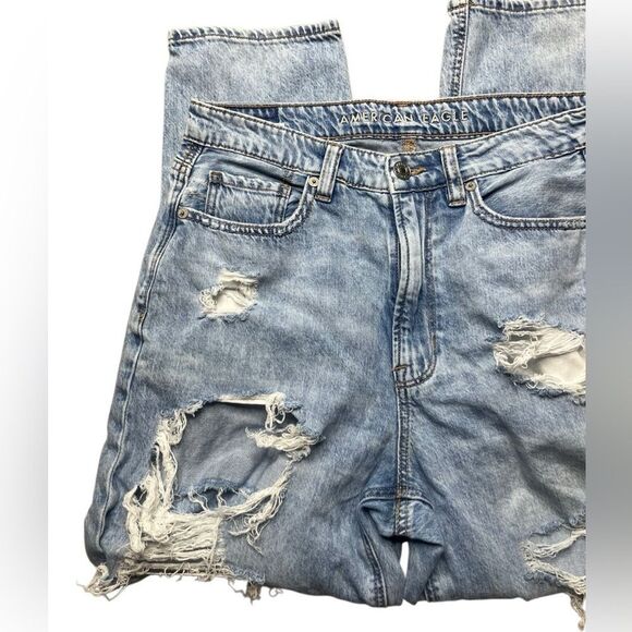 American Eagle Ripped Light Blue Mom Jeans Size 6 Short - Picture 4 of 4